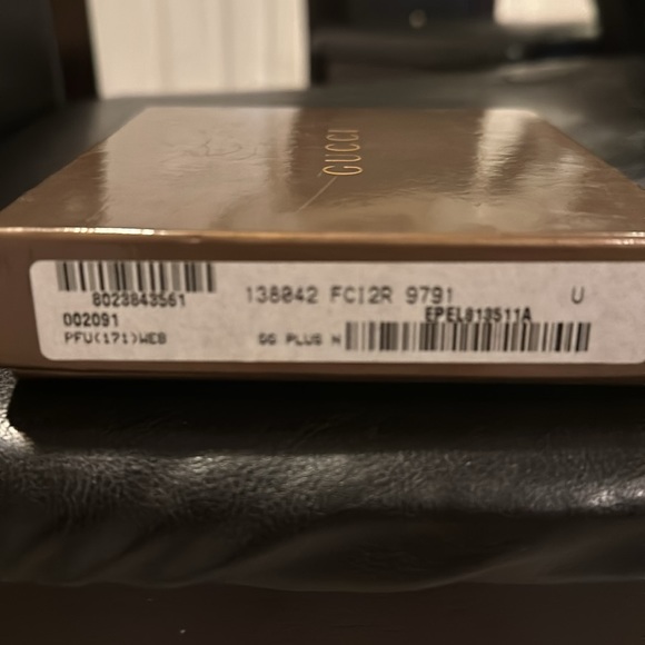 Gucci Wallet (Authentic) - Picture 7 of 7